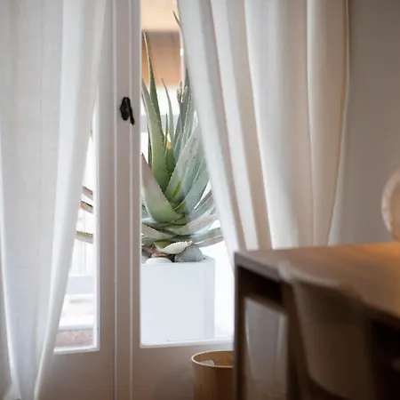 Spacious 82 M2 Two Bedroom Classy Near Center Apartman