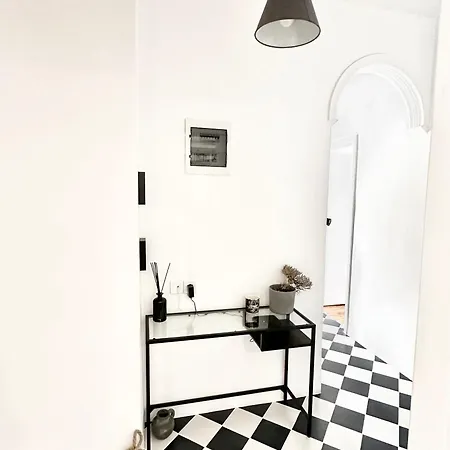 Spacious 82 M2 Two Bedroom Classy Near Center