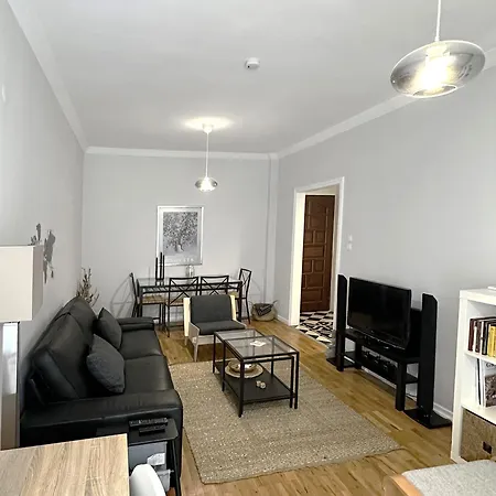 Apartman Spacious 82 M2 Two Bedroom Classy Near Center *
