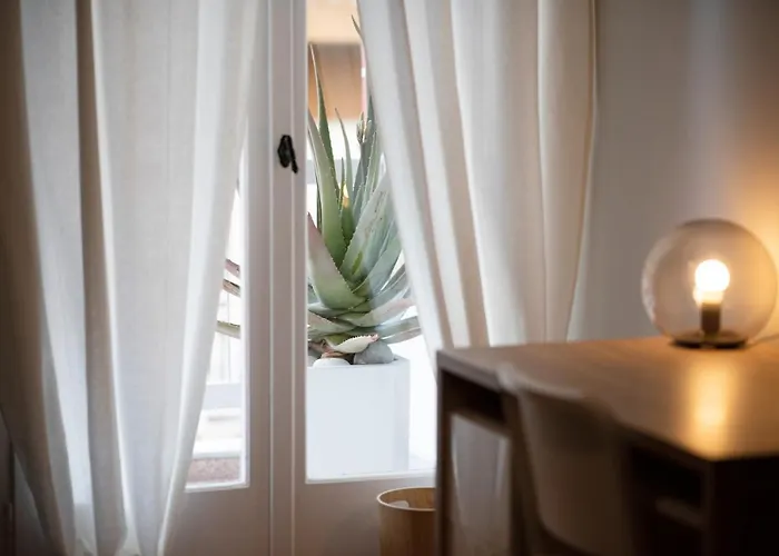 Spacious 82 M2 Two Bedroom Classy Near Center Apartament