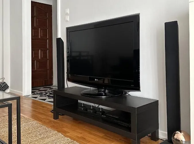 Spacious 82 M2 Two Bedroom Classy Near Center Apartament *