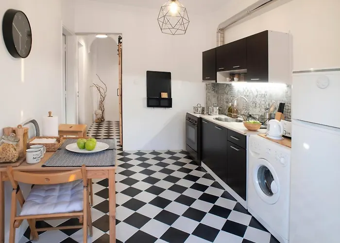 Spacious 82 M2 Two Bedroom Classy Near Center Apartament Salonic