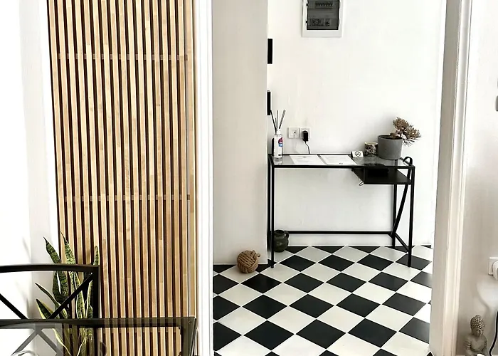 Apartament Spacious 82 M2 Two Bedroom Classy Near Center